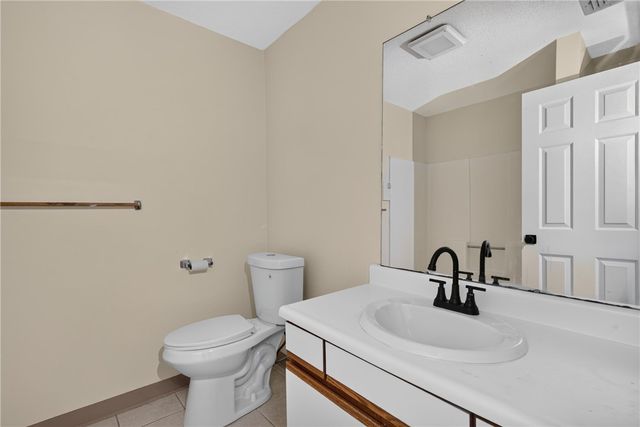 728 Beverage Hill Avenue 17, Pawtucket, RI 02861