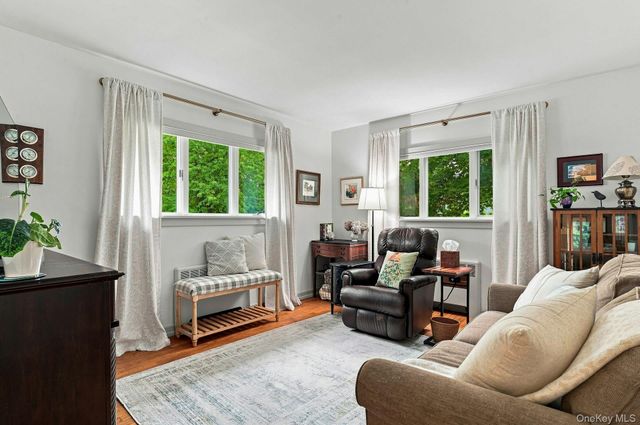 16 Brittany Court, Northport, NY 11768