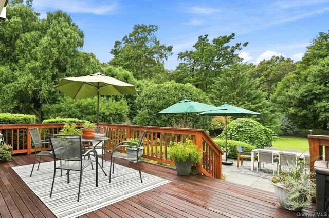 16 Brittany Court, Northport, NY 11768