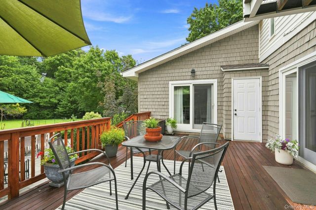 16 Brittany Court, Northport, NY 11768