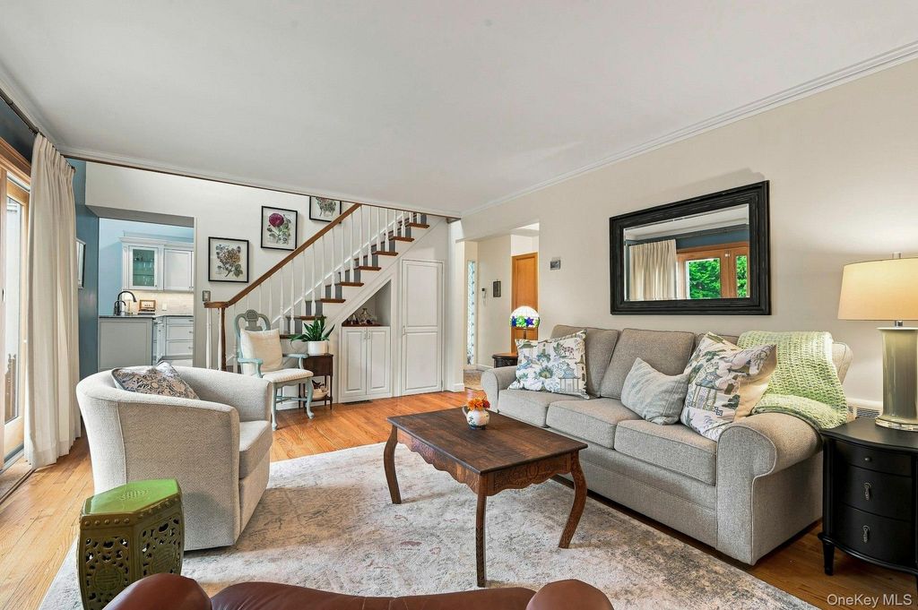 16 Brittany Court, Northport, NY 11768 — photo 5