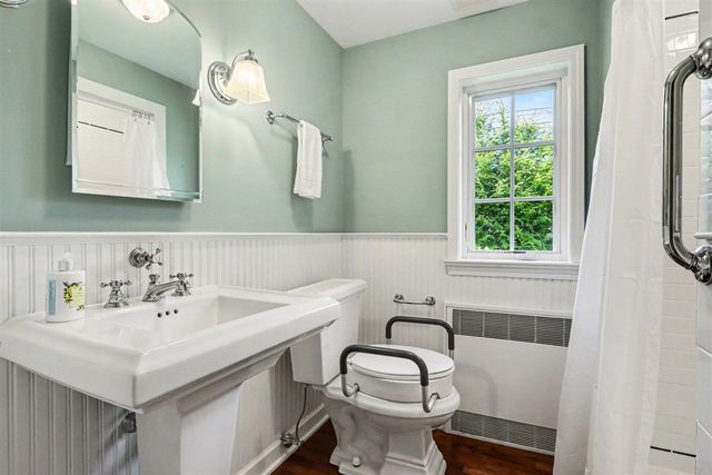 2203 Sheffield Drive, Kalamazoo, MI 49008