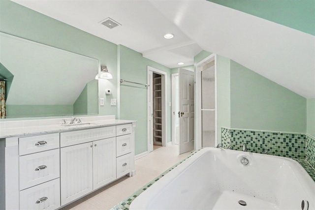 2203 Sheffield Drive, Kalamazoo, MI 49008