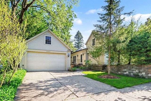 2203 Sheffield Drive, Kalamazoo, MI 49008