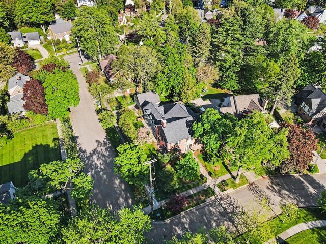 2203 Sheffield Drive, Kalamazoo, MI 49008