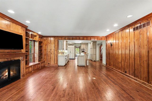 2203 Sheffield Drive, Kalamazoo, MI 49008