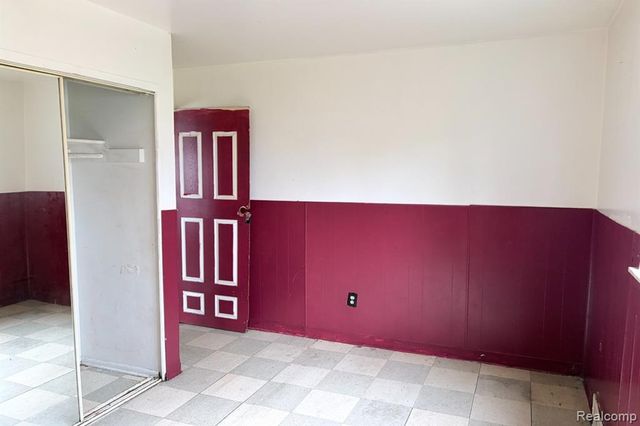 9377 Bessemore Street, Detroit, MI 48213