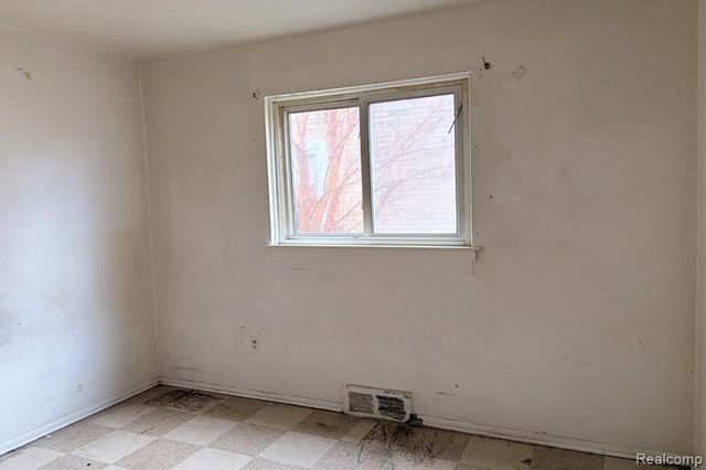 9377 Bessemore Street, Detroit, MI 48213