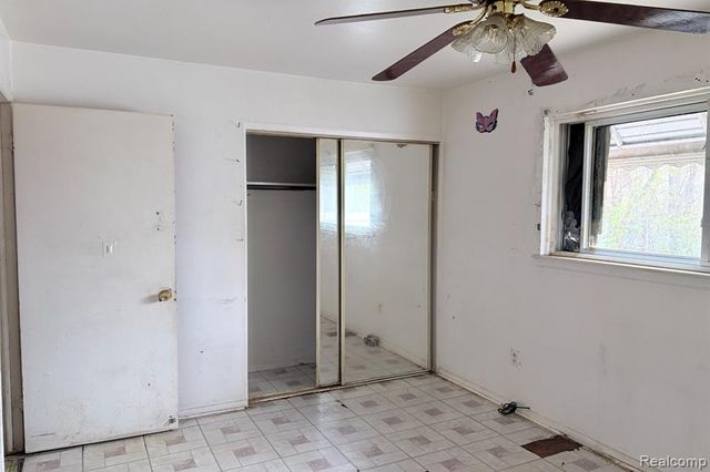 9377 Bessemore Street, Detroit, MI 48213