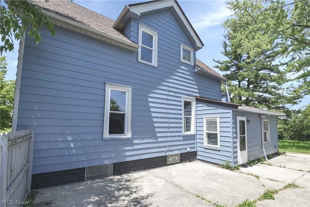 15413 Raymond Street, Maple Heights, OH 44137