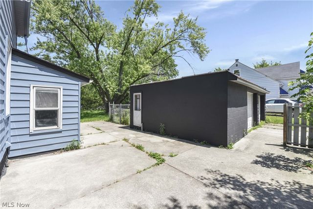 15413 Raymond Street, Maple Heights, OH 44137