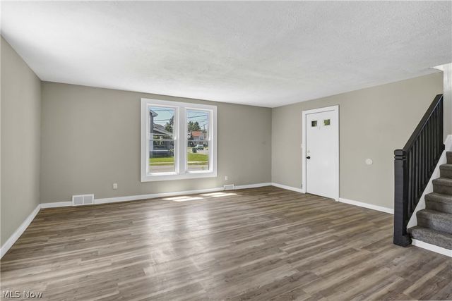 15413 Raymond Street, Maple Heights, OH 44137