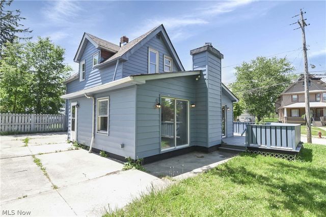 15413 Raymond Street, Maple Heights, OH 44137