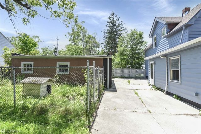 15413 Raymond Street, Maple Heights, OH 44137