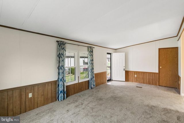 908 KELLY DR, Mount Wolf, PA 17347