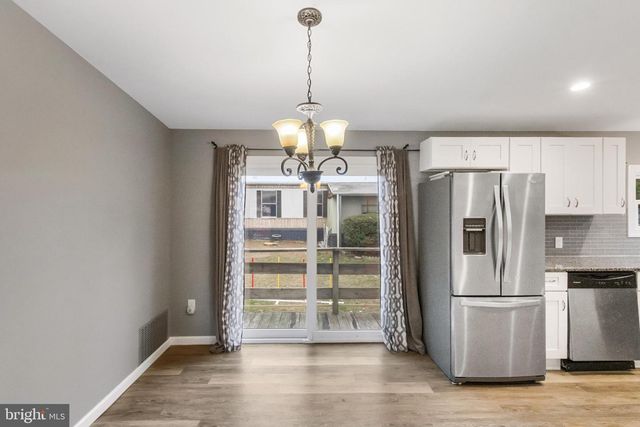 908 KELLY DR, Mount Wolf, PA 17347