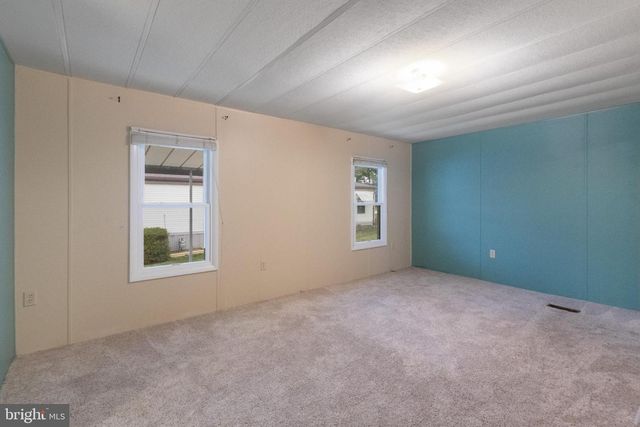 908 KELLY DR, Mount Wolf, PA 17347