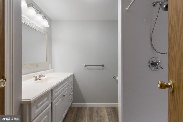 908 KELLY DR, Mount Wolf, PA 17347