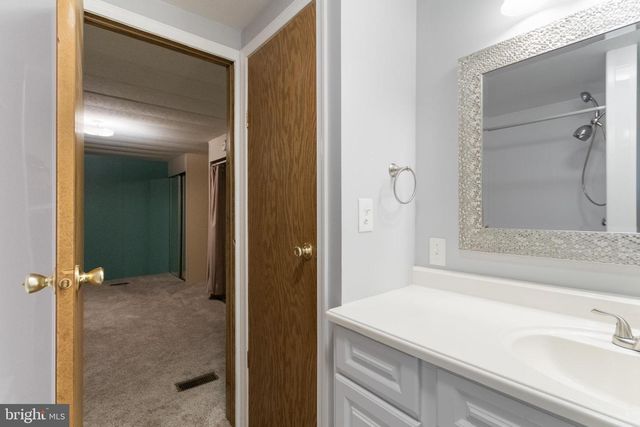 908 KELLY DR, Mount Wolf, PA 17347