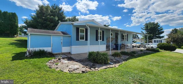 908 KELLY DR, Mount Wolf, PA 17347
