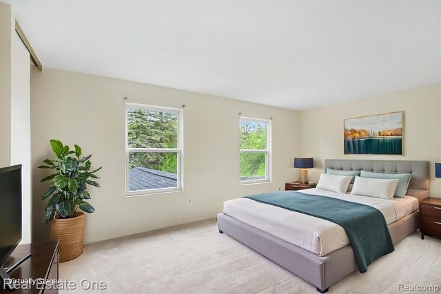 1749 Freemont Drive, Troy, MI 48098