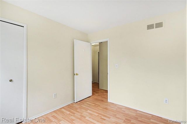 1749 Freemont Drive, Troy, MI 48098