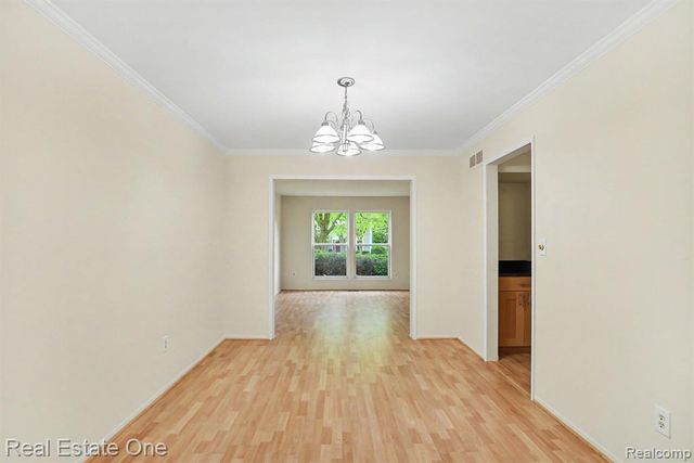 1749 Freemont Drive, Troy, MI 48098
