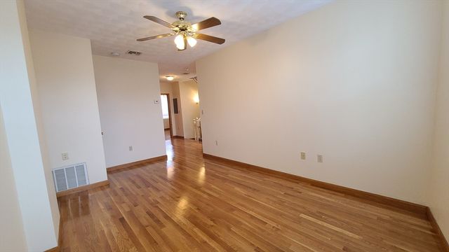 414 Hanover Street 5, Boston, MA 02113