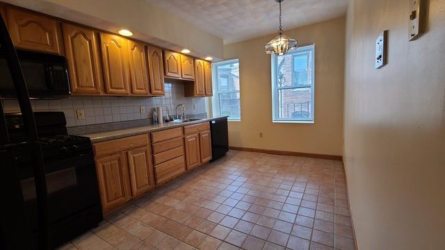 414 Hanover Street 5, Boston, MA 02113