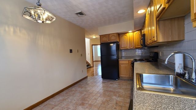 414 Hanover Street 5, Boston, MA 02113