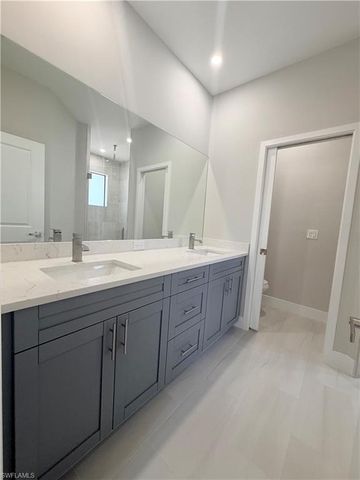 315 NW 3rd LN, Cape Coral, FL 33993