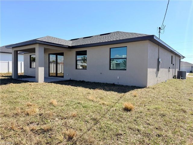 315 NW 3rd LN, Cape Coral, FL 33993