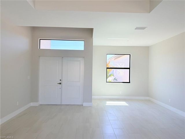 315 NW 3rd LN, Cape Coral, FL 33993