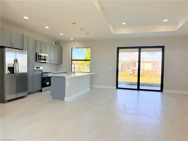 315 NW 3rd LN, Cape Coral, FL 33993