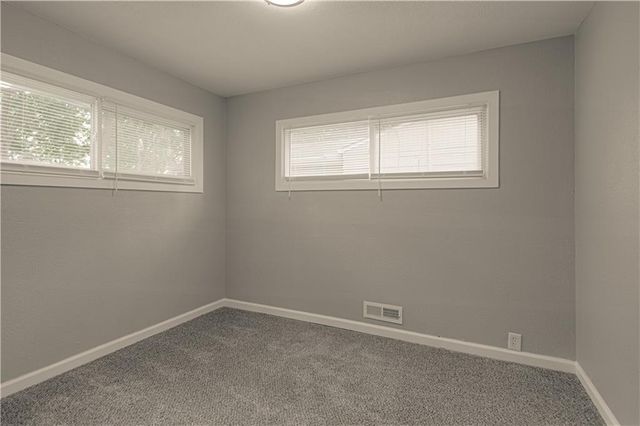 11003 Cambridge Avenue, Kansas City, MO 64134