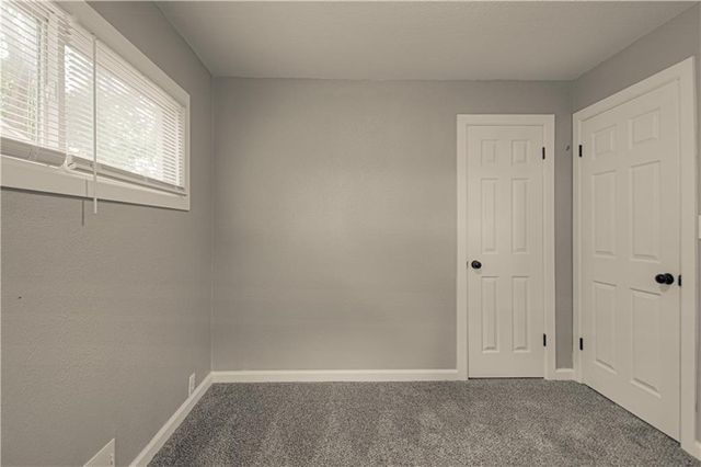 11003 Cambridge Avenue, Kansas City, MO 64134