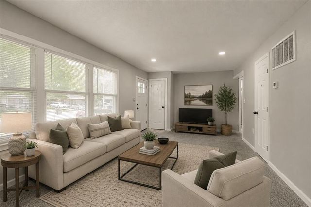 11003 Cambridge Avenue, Kansas City, MO 64134