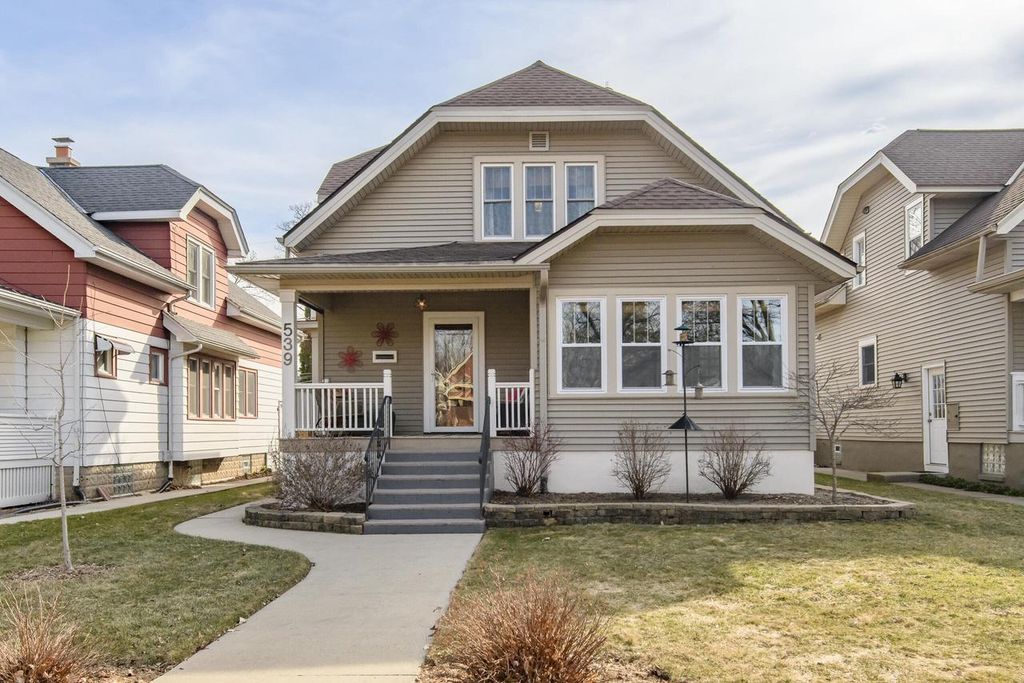 539 S 5th AVENUE, West Bend, WI 53090
