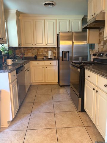 2210 S Woodcrest St, Denham Springs, LA 70726