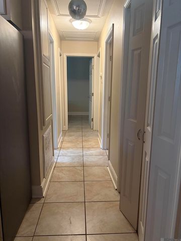 2210 S Woodcrest St, Denham Springs, LA 70726