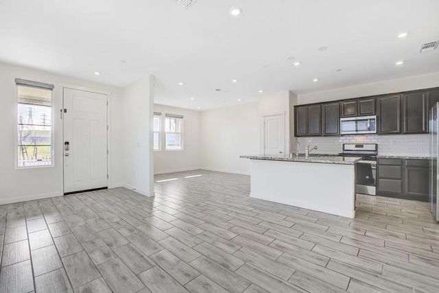 117 E Central Parkway, Mountain House, CA 95391