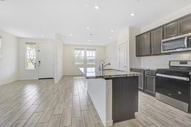 117 E Central Parkway, Mountain House, CA 95391