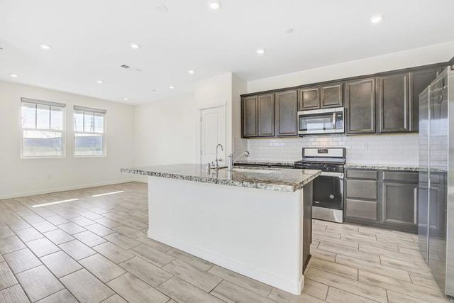 117 E Central Parkway, Mountain House, CA 95391