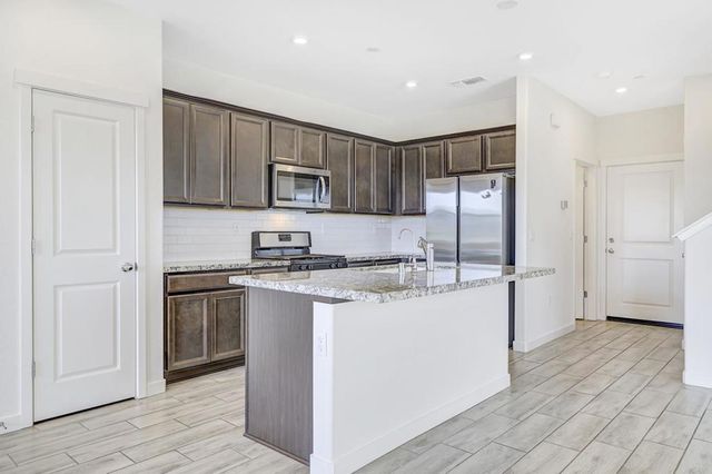 117 E Central Parkway, Mountain House, CA 95391