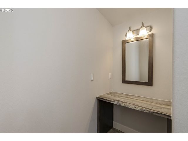 25110 Sw RED PRAIRIE Rd, Sheridan, OR 97378