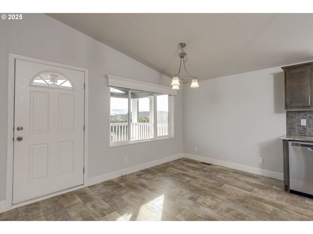 25110 Sw RED PRAIRIE Rd, Sheridan, OR 97378