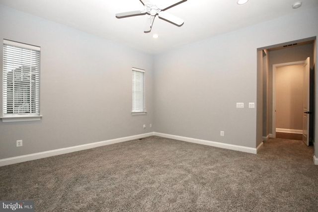 114 TURNSTONE LN, Lake Frederick, VA 22630