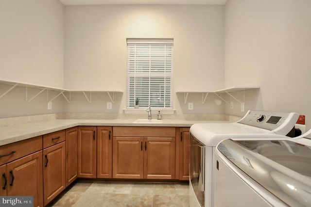 114 TURNSTONE LN, Lake Frederick, VA 22630