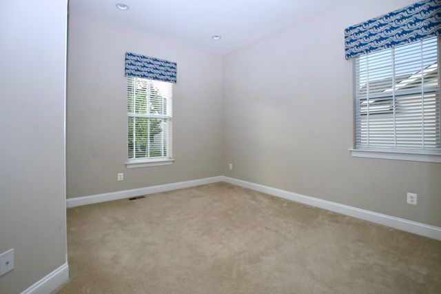 114 TURNSTONE LN, Lake Frederick, VA 22630