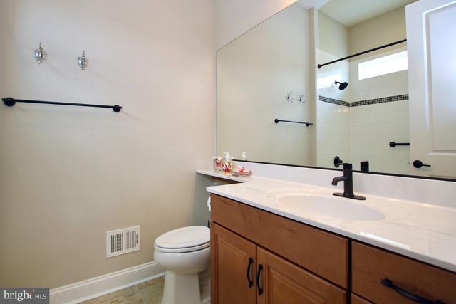 114 TURNSTONE LN, Lake Frederick, VA 22630
